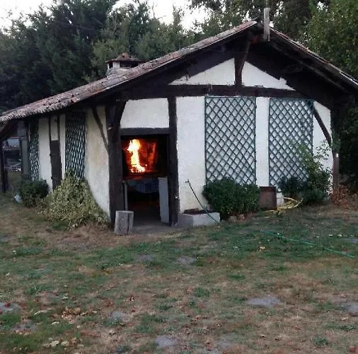 Chez Alexandra Bed & Breakfast Louchats