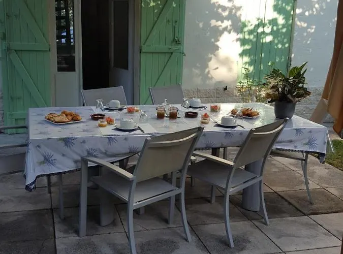 Chez Alexandra Bed & Breakfast