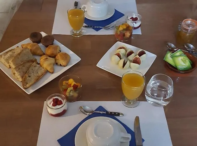 Chez Alexandra Bed & Breakfast 3*